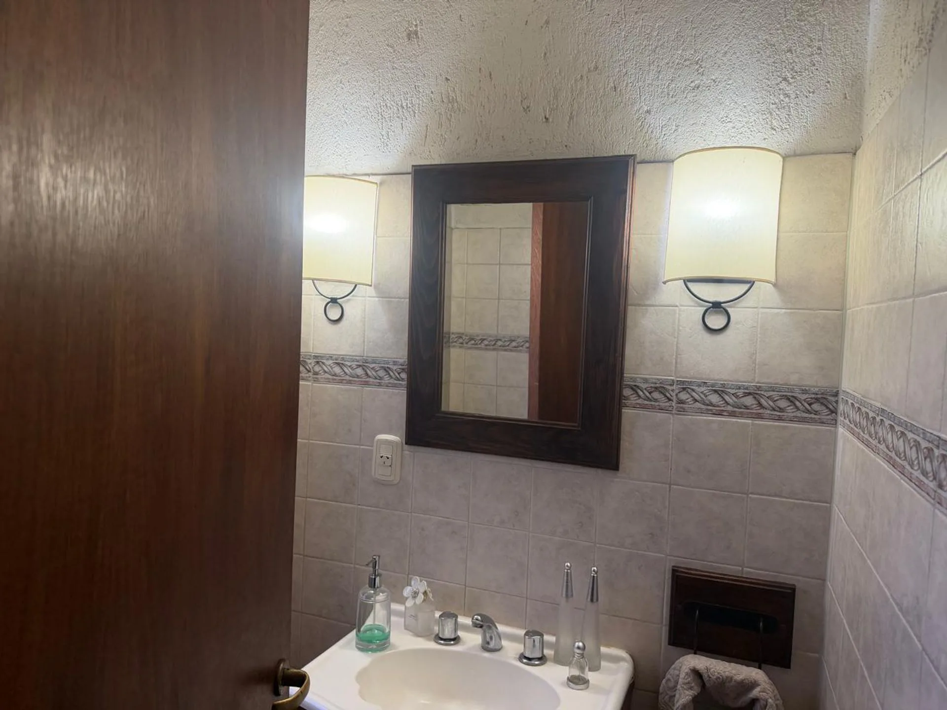 Casa familiar con excelente calidad constructiva" foto 5