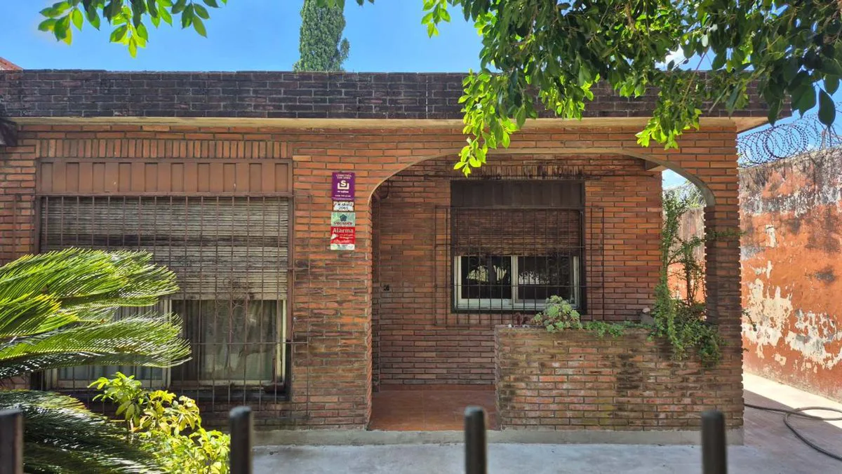 Venta Casa 5 Ambientes con Terreno libre foto 4