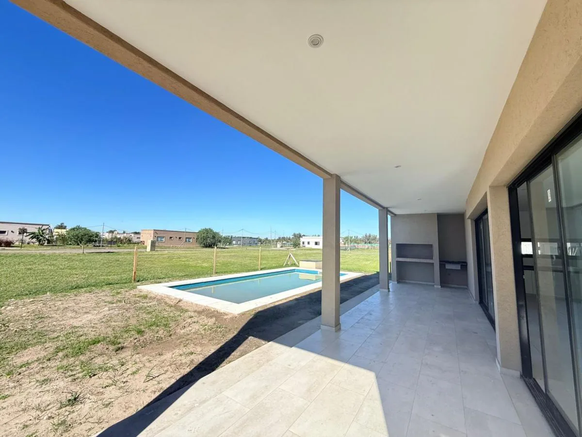 CASA EN VENTA EN EL ENSUEÑO MASCHWITZ C/PILETA foto 3