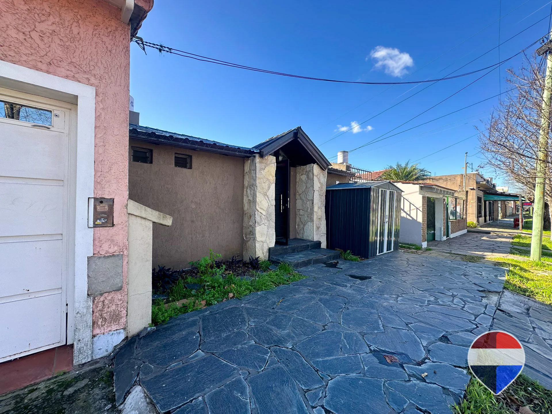 VENTA PH 3 AMBIENTES CON PATIO EN TEMPERLEY foto 2