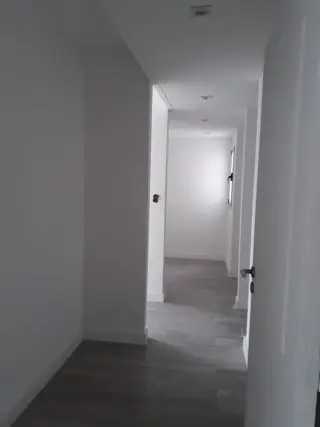 PISO 4 AMB. + ESCRITORIO DE CATEGORÍA CON 2 COCHERAS EN LANUSITA foto 1