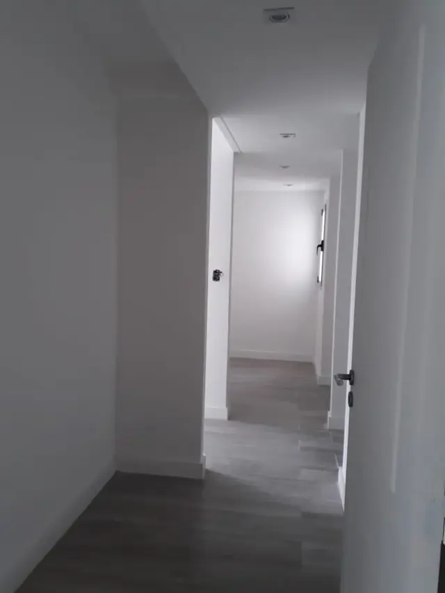 PISO 4 AMB. + ESCRITORIO DE CATEGORÍA CON 2 COCHERAS EN LANUSITA