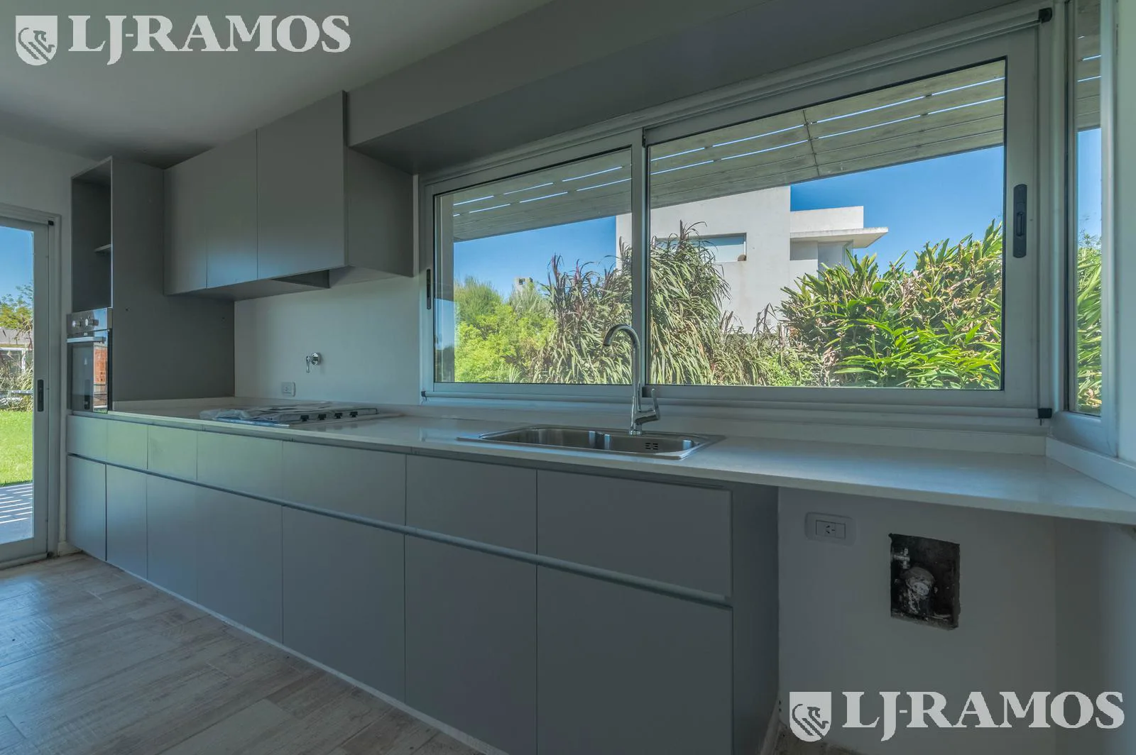 Venta de casa 4 ambientes (con RENTA) en Canton Islas PG foto 5