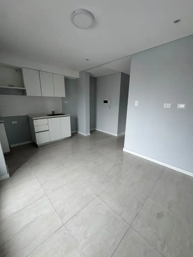 Se Vende Departamento de 1 Dormitorio a Estrenar en Centro Sur con Cochera - Ideal Inversión.