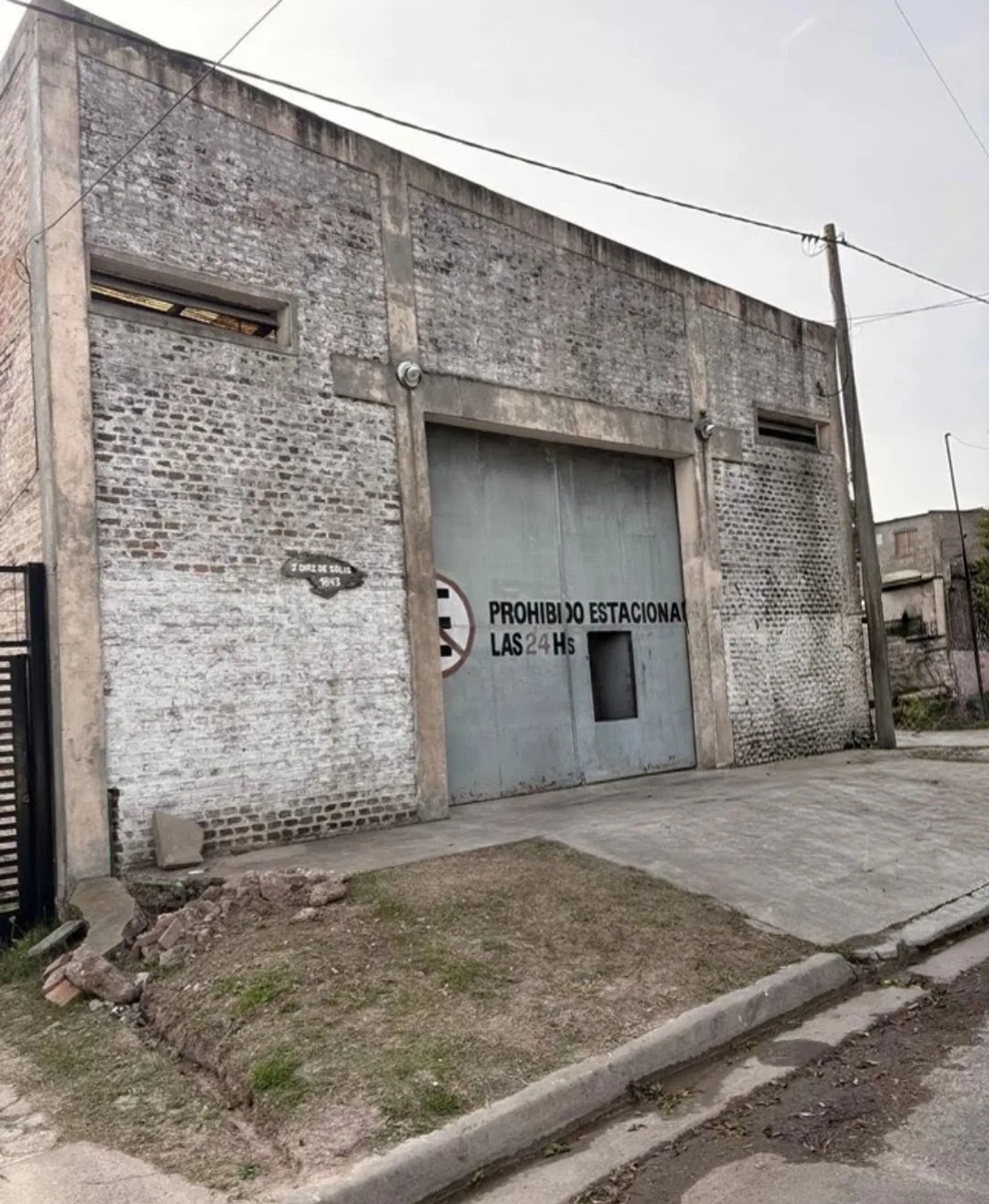 Galpón de 360m2 en zona estratégica para logística foto 3