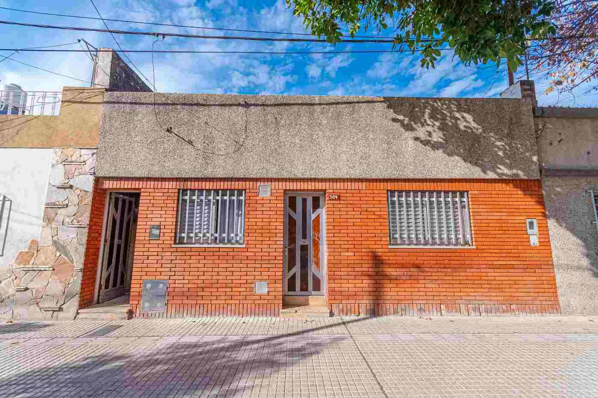 VENTA Casa + Dpto Independiente Barrio Industrial