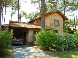 Chalet Pinamar para 10 personas Zona Norte foto 1