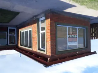 ALQUILER COMERCIAL 3 LOCALES JUNTOS O SEPARADOS EN BARRIO ABIERTO FUNES NORTE-IDEAL-NO HAY EXPLOTACIÓN COMERCIAL AUN foto 2
