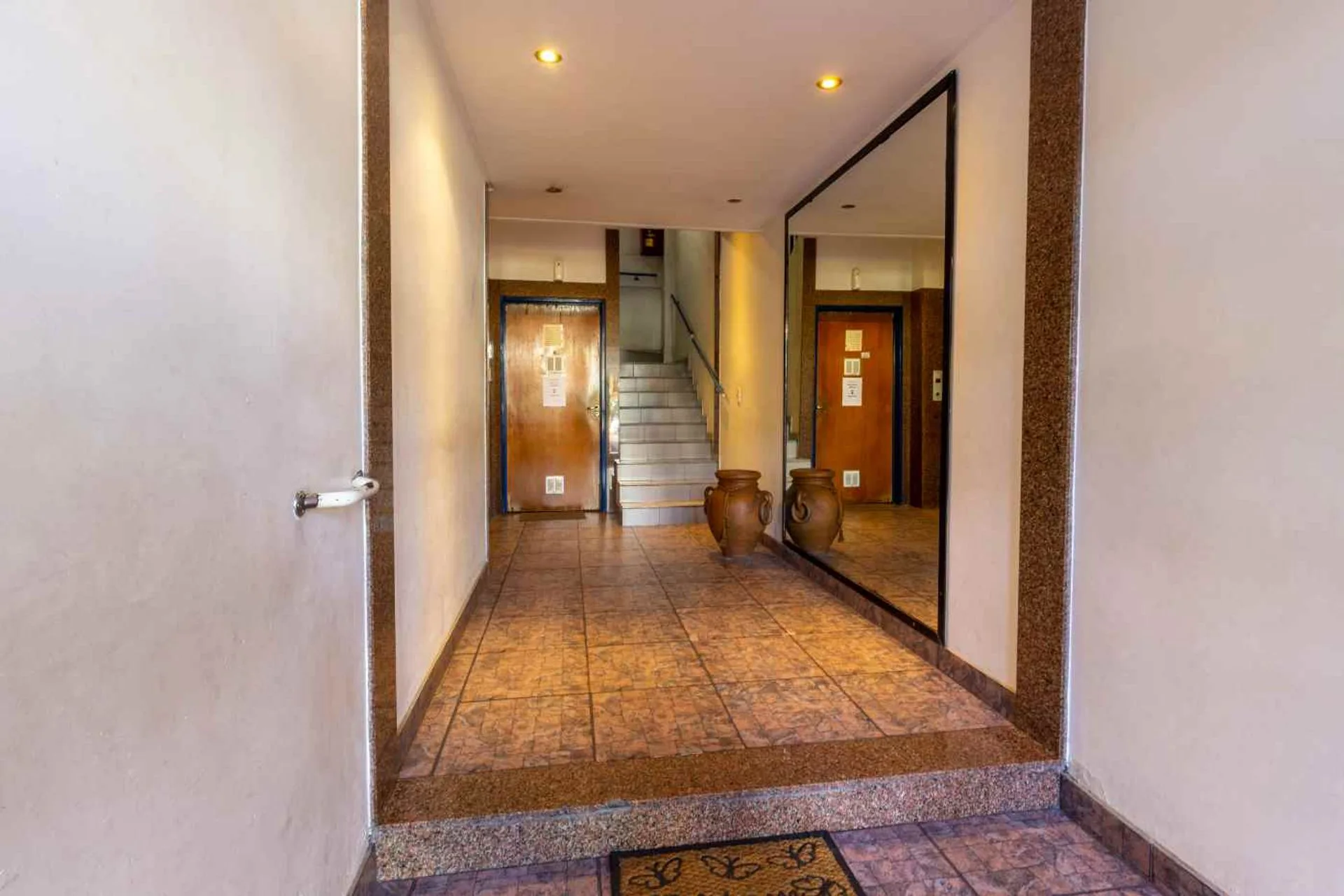 VENTA DEPARTAMENTO 3 AMBIENTES MORON -APTO CREDITO foto 3
