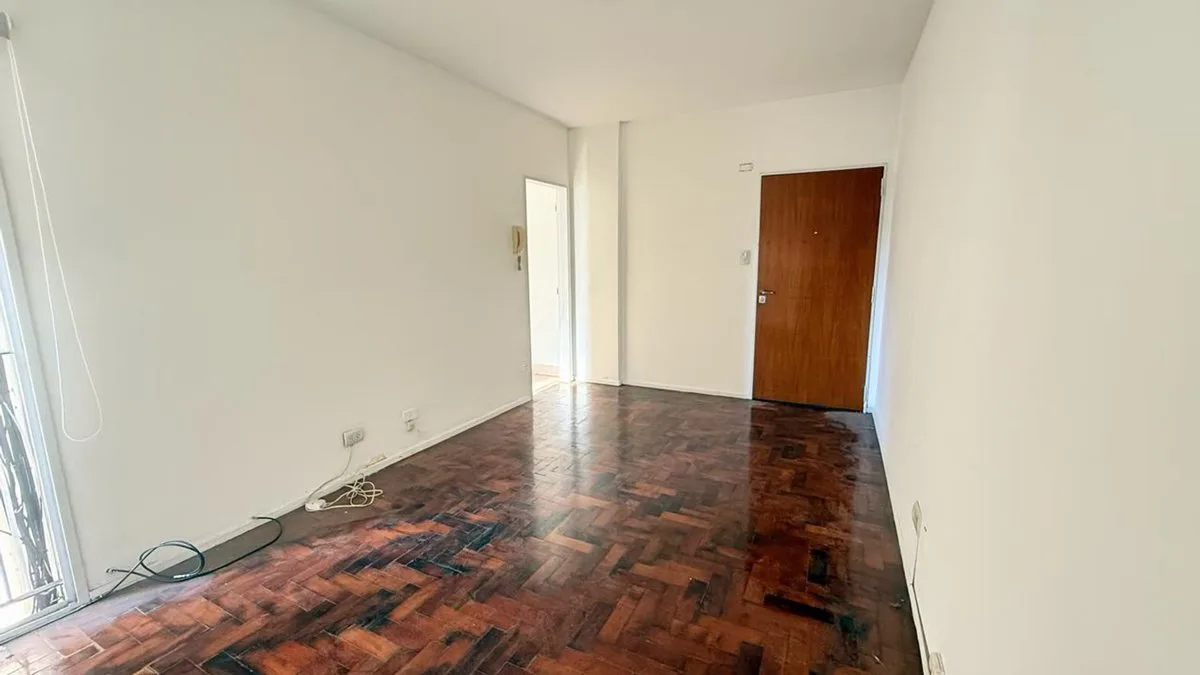 VENTA DEPARTAMENTO DOS AMBIENTES ALMAGRO APTO CRED foto 3