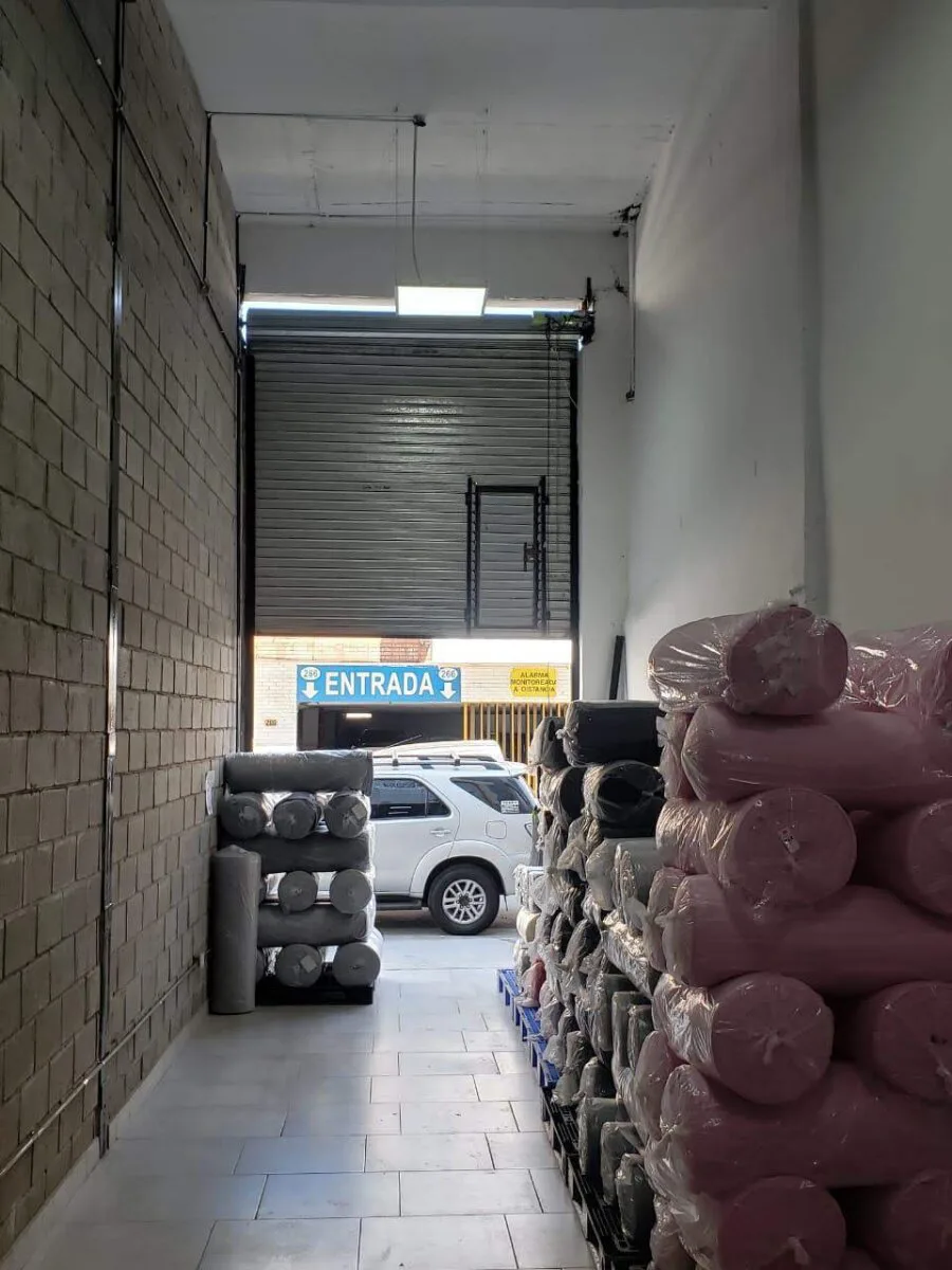 Local PB + Entrepiso + Planta alta - Zona comercial - Flores - 260m² foto 2