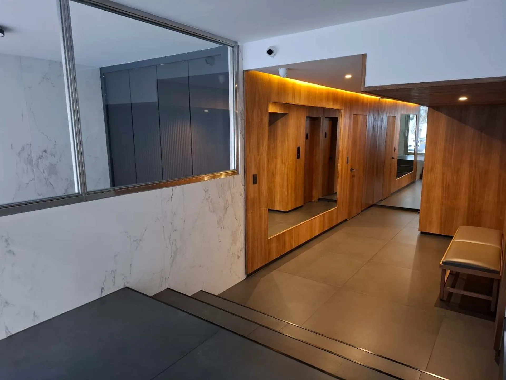 Venta excelente piso de 6 ambientes en Recoleta foto 3