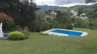 CHALET CON GRAN PARQUE - PISCINA - VISTA PANORAMICA PARA 8 PERSONAS foto 2