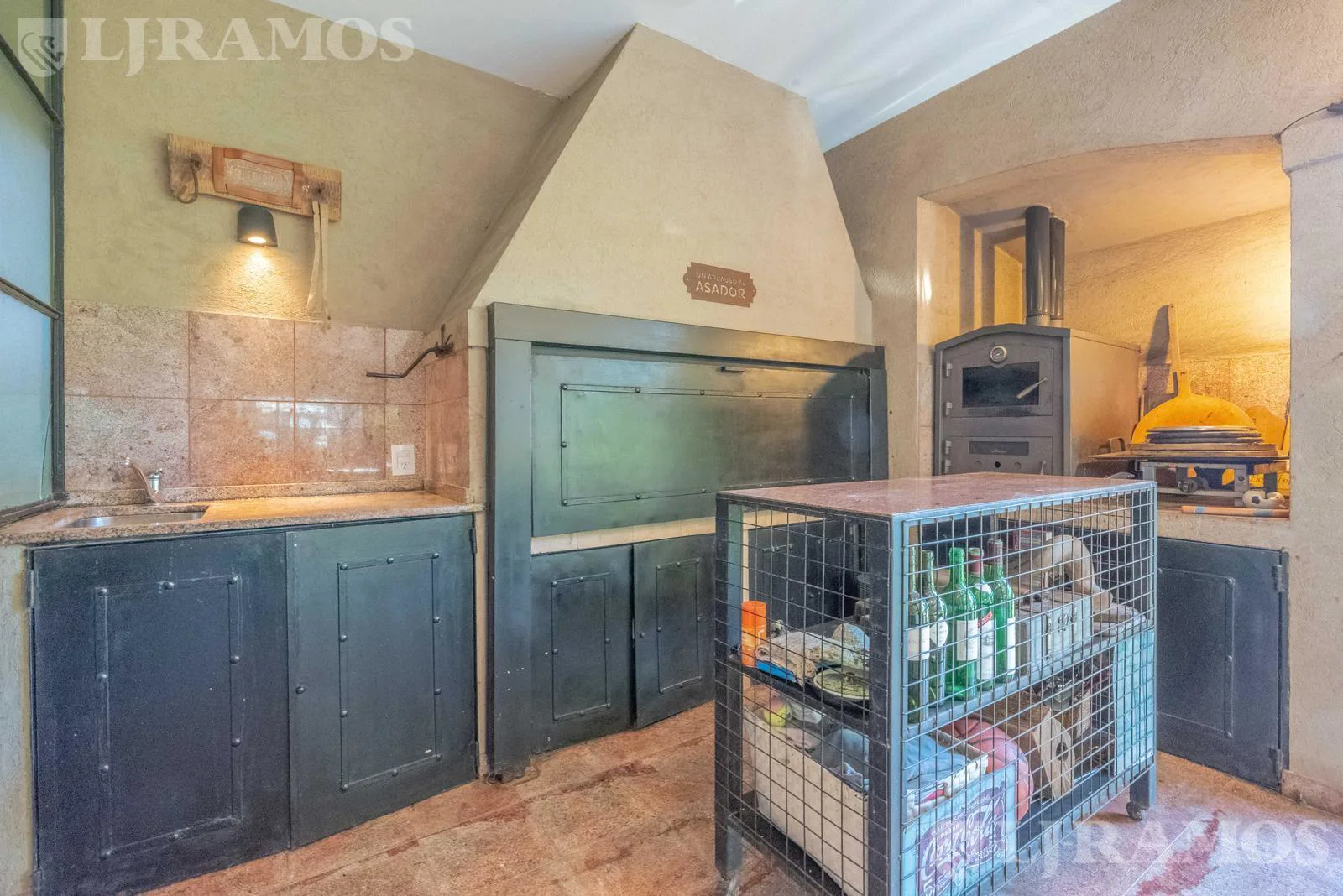 Casa con 4 suites en venta y/o alquiler con mubles en LAS GLORIETAS foto 5