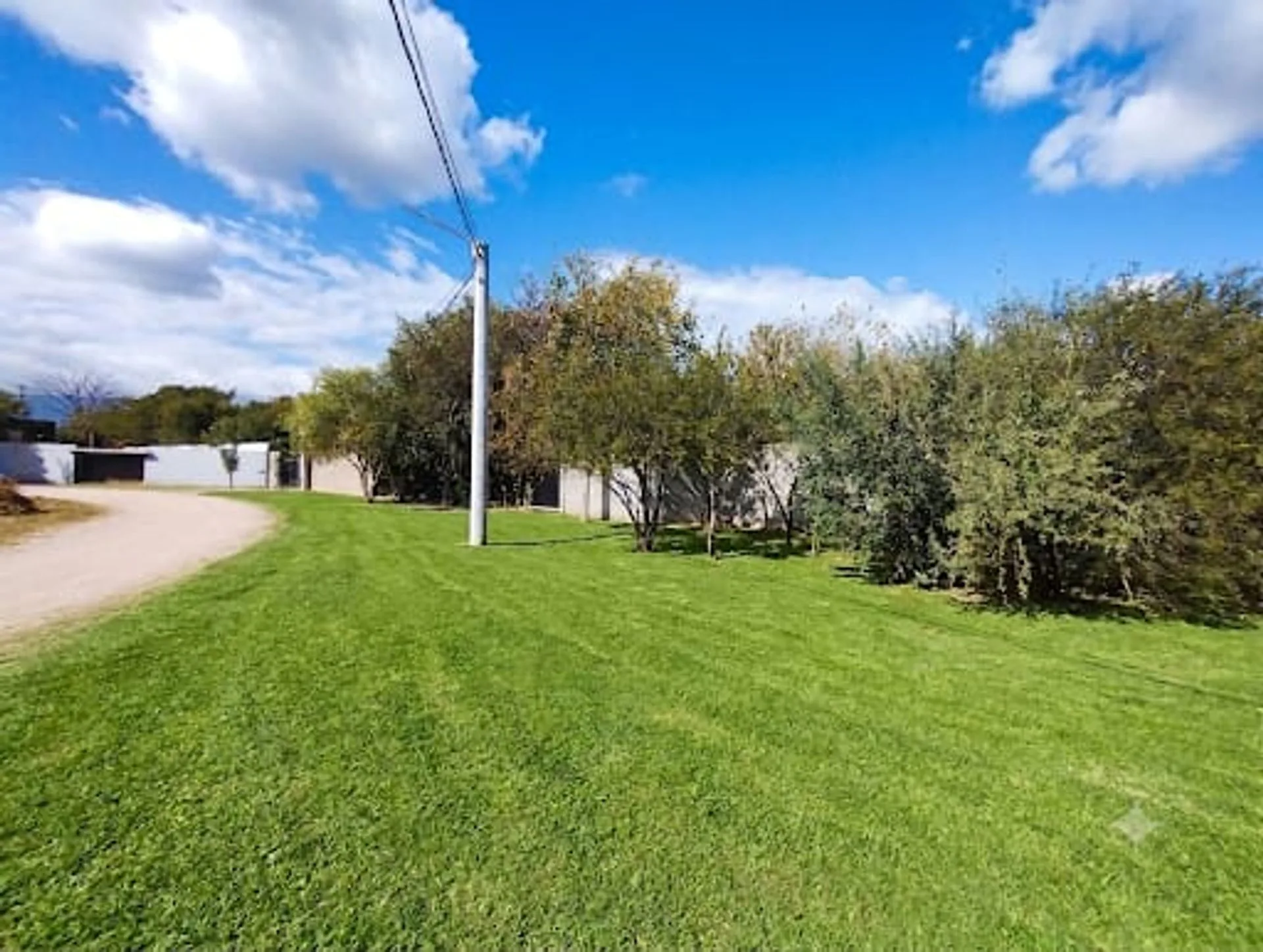 SE VENDEN 2 TERRENOS EN SUMALAO C/PROYECTO DÚPLEX foto 3