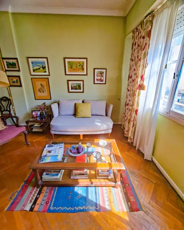 RECOLETA - LARREA 1300 - SEÑORIAL 4 AMB CON DEP. MUY LUMINOSO - 90m2 - U$S190.000