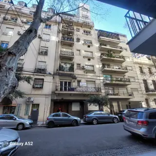 RECOLETA - LARREA 1300 - SEÑORIAL 4 AMB CON DEP. MUY LUMINOSO - 90m2 - U$S190.000 foto 2