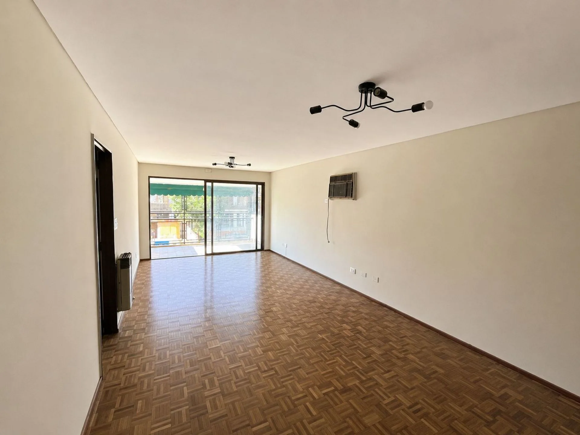 VENTA DPTO 3 DORM C/COCHERA-AMENITIS EN BARRIO SUR foto 5
