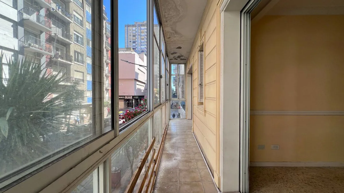 VENTA SEMIPISO 3 AMB MACROCENTRO BALCON CORRIDO foto 4