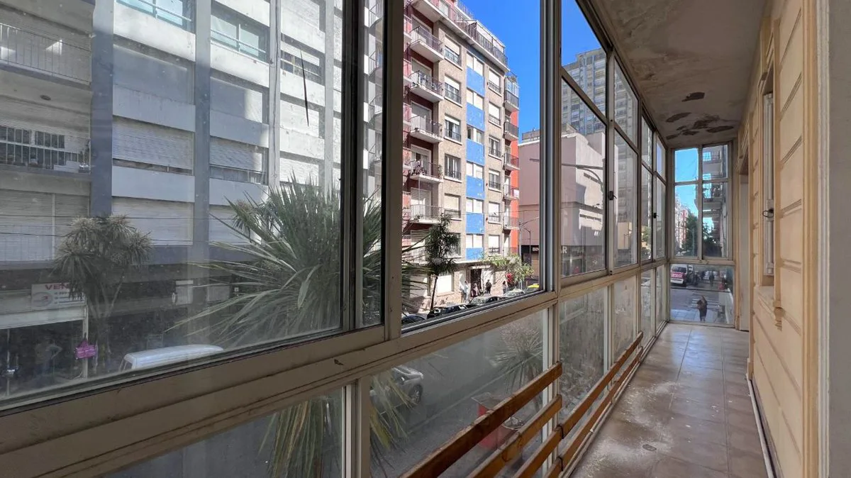 VENTA SEMIPISO 3 AMB MACROCENTRO BALCON CORRIDO foto 5