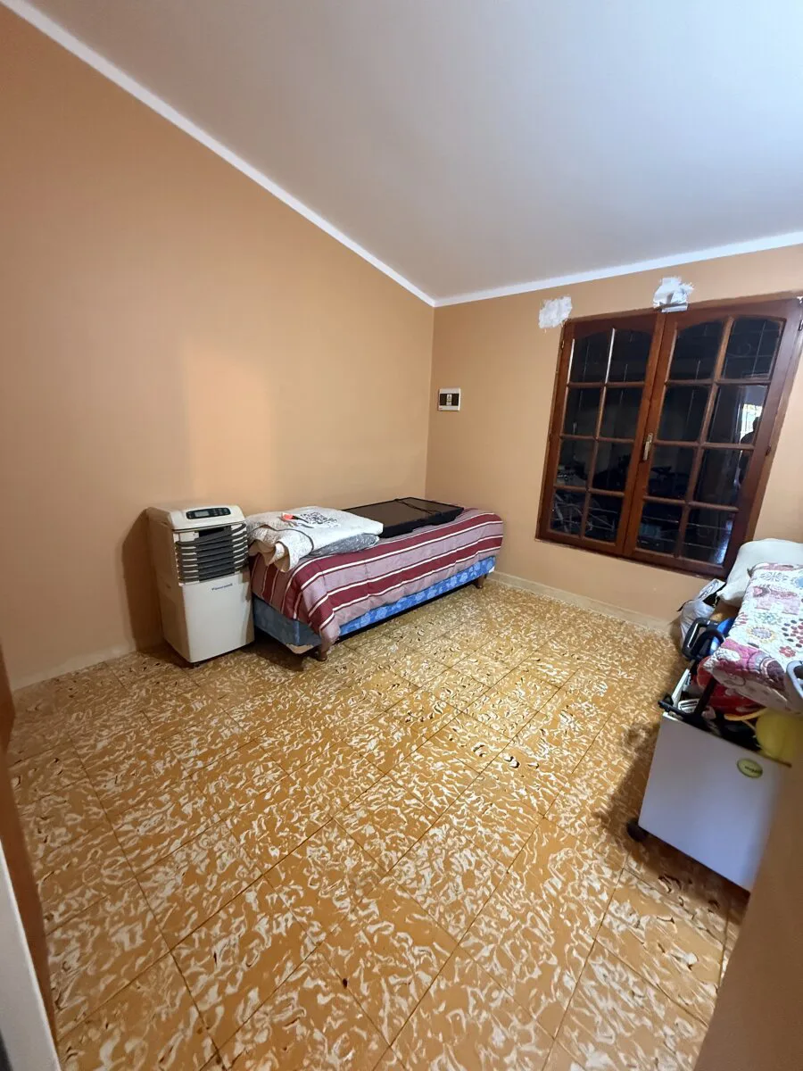 CASA CENTENARIO Y LA RIOJA 3 DORMITORIOS PILETA Y QUINCHO foto 4