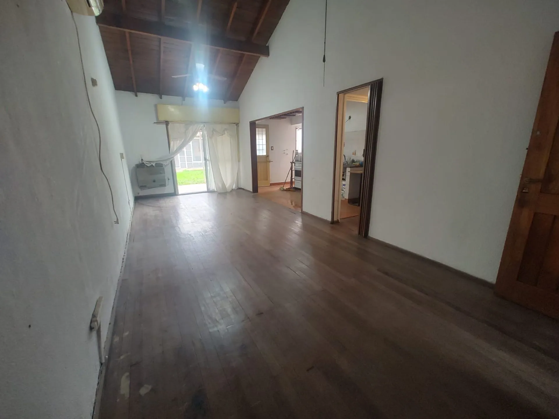 CASA EN VENTA 3 DORMITORIOS EN BARRIO MONASTERIO foto 4