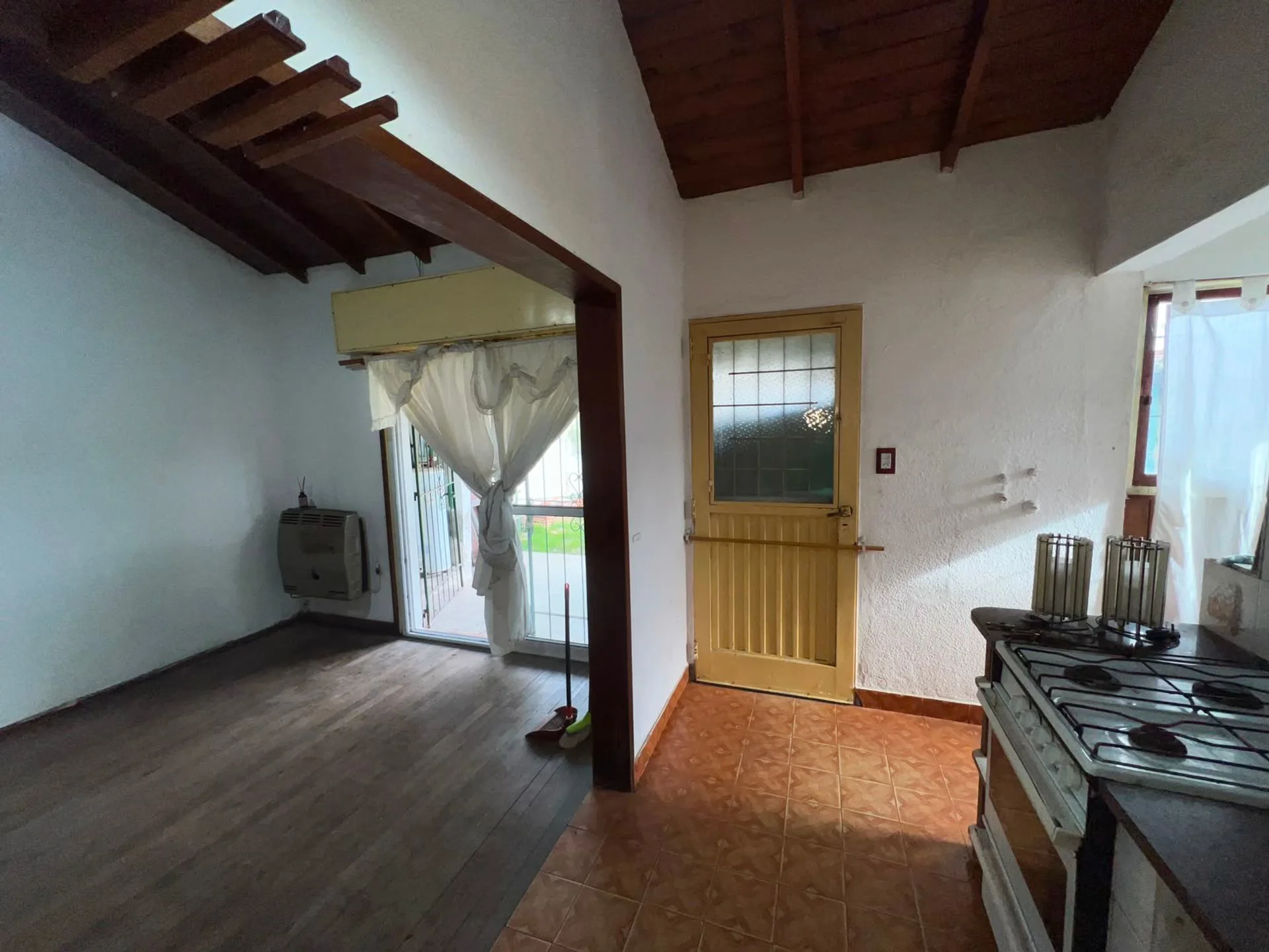 CASA EN VENTA 3 DORMITORIOS EN BARRIO MONASTERIO foto 5