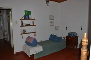 SE VENDE HERMOSO CHALET EN CACHARI PARTIDO DE AZUL foto 4