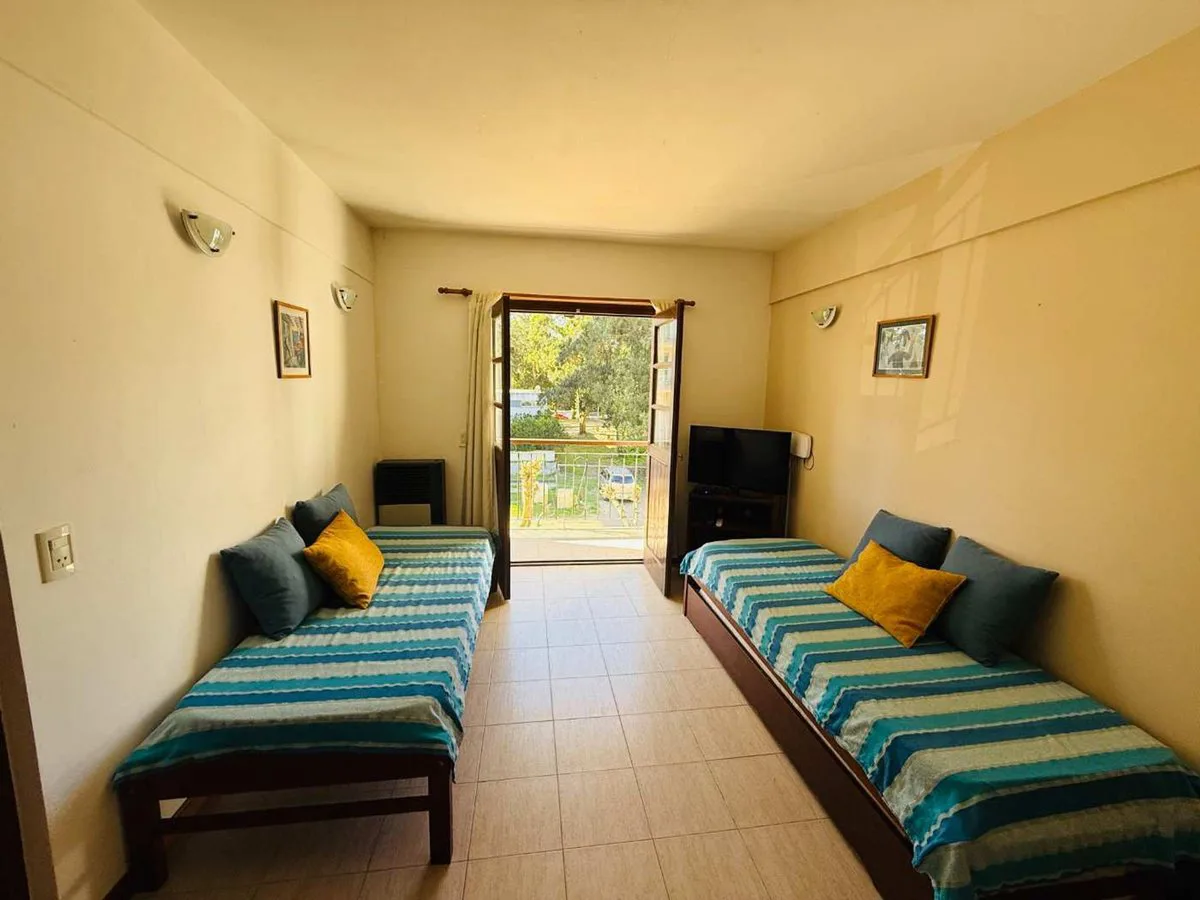 DEPARTAMENTO VENTA PINAMAR 2 AMB Y MEDIO  PISCINA foto 5