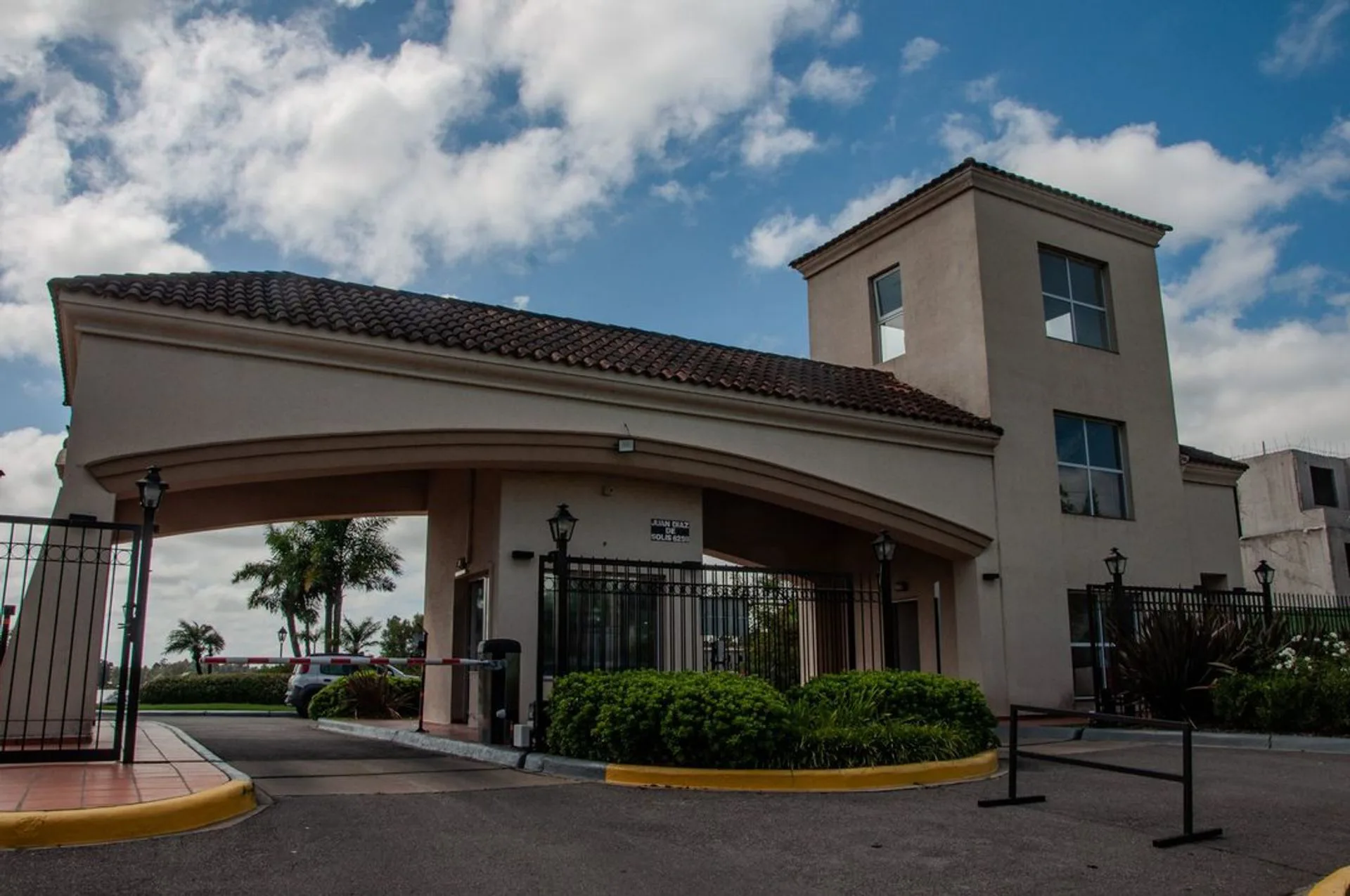 VENTA LOTE CON MUELLE Y RELLENO AL RIO LUJAN foto 2