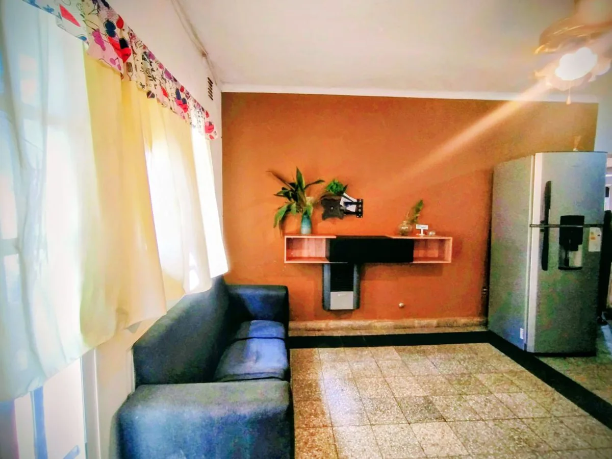 CASA 3 DORM. CON LOCAL, A METROS DE AV. RICHIERI foto 5