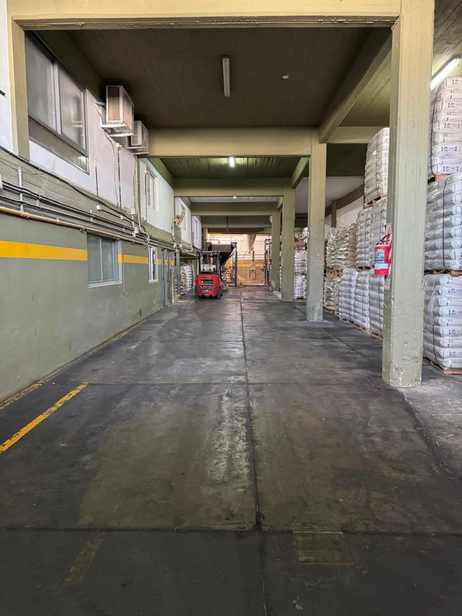VENTA LOTE PARA DESARROLLO APTO 5 PISOS V. LUGANO foto 3
