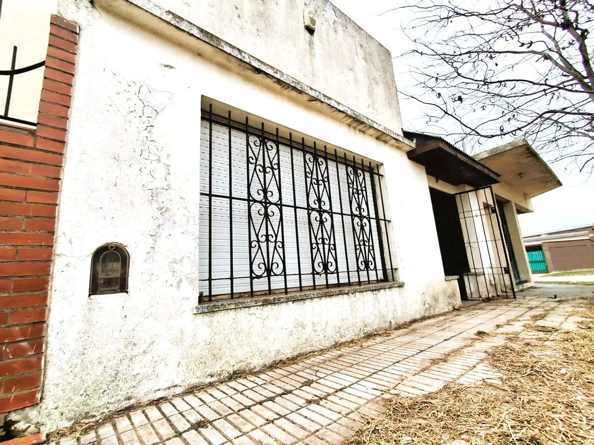VENTA CASA 3 AMB  + 2 LOCALES EN BLOK  F. SANCHEZ foto 3