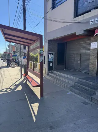 ALQUILER - LOCAL COMERCIAL DE 37 M2 - BERAZATEGUI foto 3