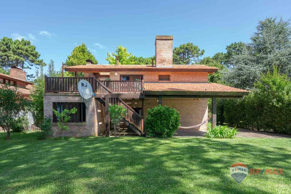 VENTA CHALET 4 AMB CON AMPLIO JARDIN EN B5 PINAMAR foto 5