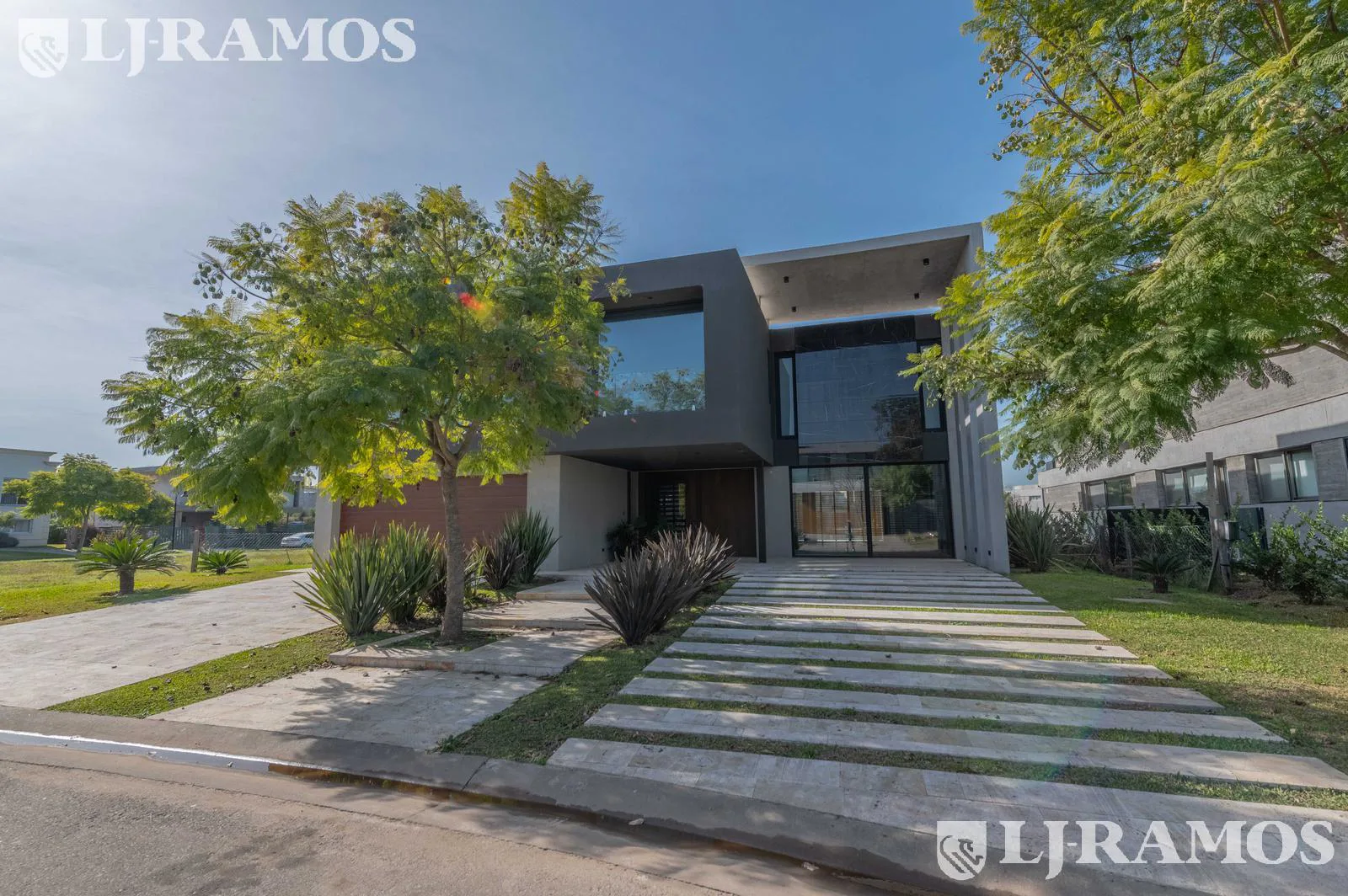 Casa  a estrenar al agua con 4 dormitorios en venta en El Yacht - Nordelta foto 3