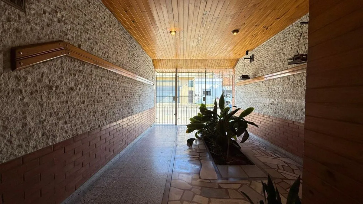 Casa lote propio en venta con cochera Lanús oeste foto 3