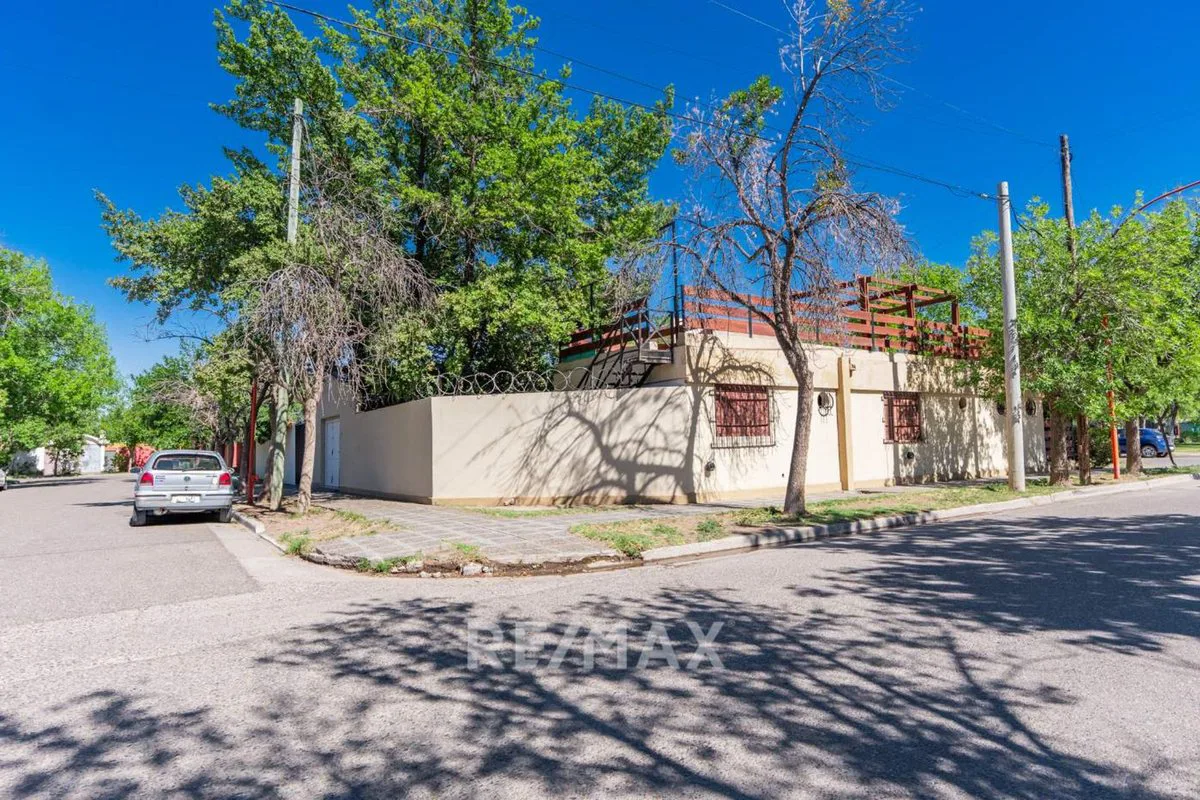 VENTA CASA 1 PLANTA 4 DORMITORIOS CIPOLLETTI foto 5