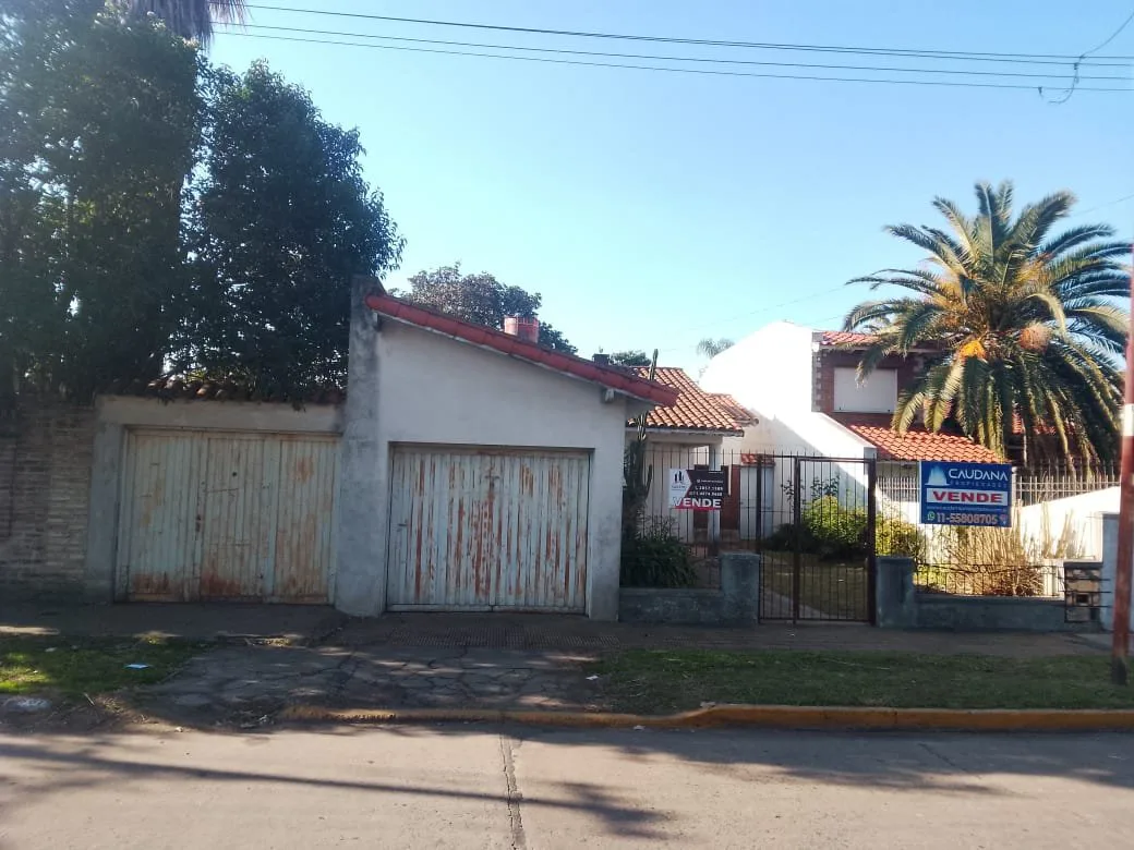 Venta Casa tipo Chalet estilo colonial 3 ambientes en San Justo foto 3
