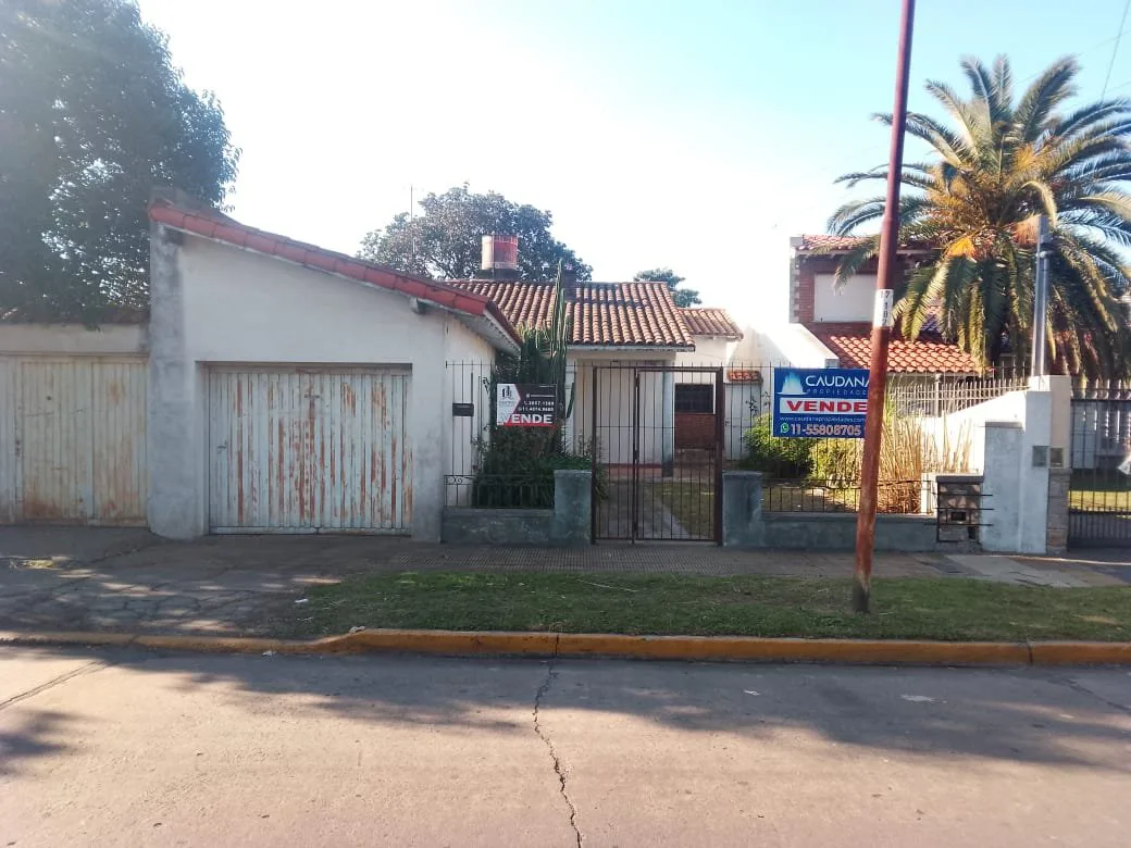 Venta Casa tipo Chalet estilo colonial 3 ambientes en San Justo foto 4