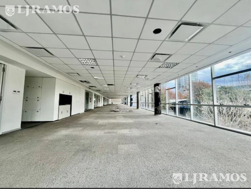 Alquiler de oficina de 453 m2 en Vicente López foto 4