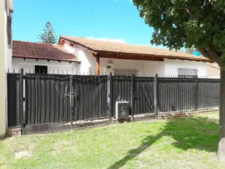 CASA EN VENTA ZONA TODO EL AÑO PRACTICAMENTE A ESTRENAR foto 4