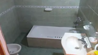 EXCELENTE´PROPIEDAD MULTIFAMILIAR VIVIENDA  AL FRENTE DE DOS AMBIENTES ENTRADA DE AUTO PATIO PARRILLA Y AL FONDO OTRA VIVIENDA DE DOS AMBENTES foto 2