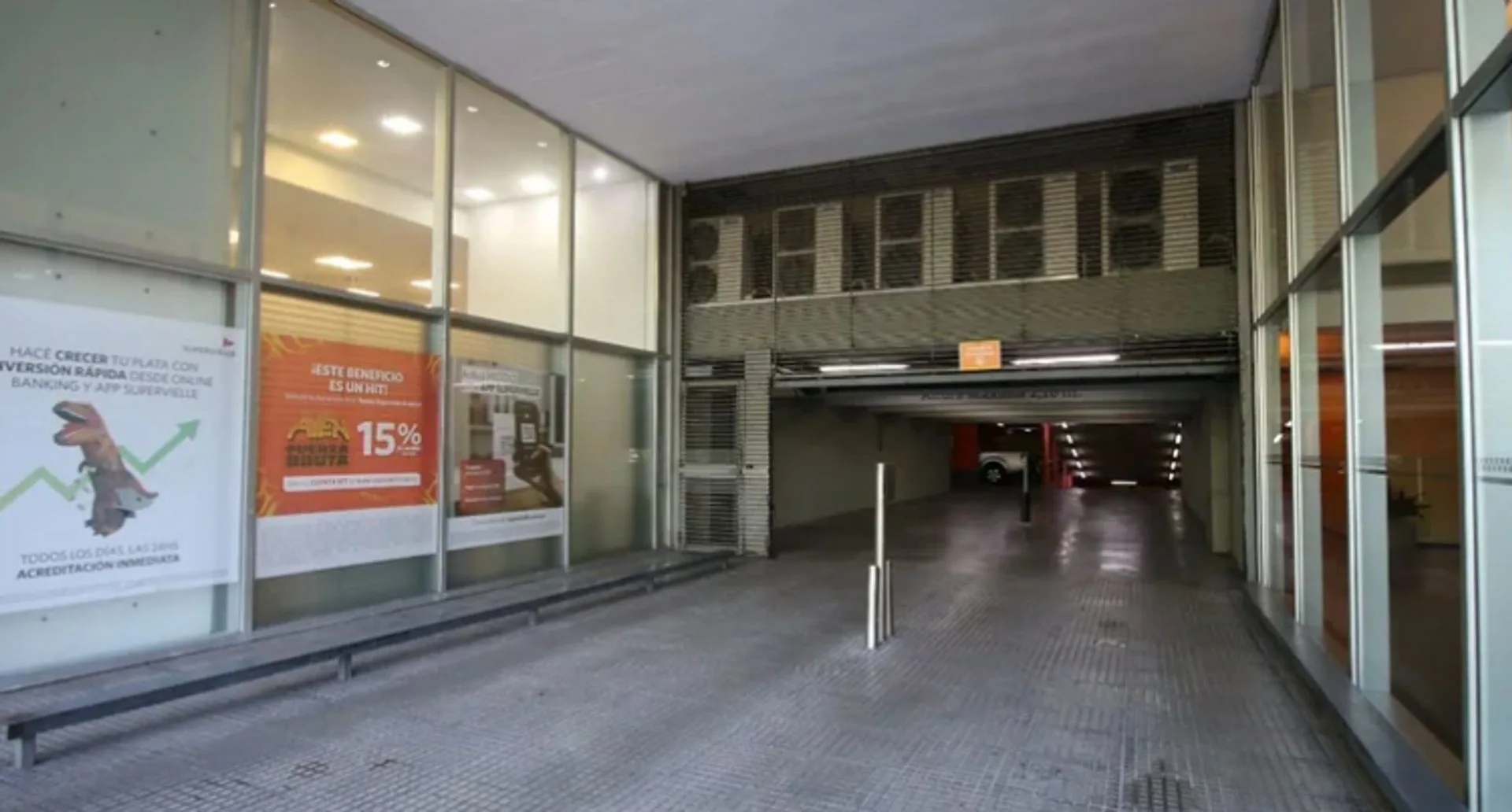 Venta cochera fija cubierta - seguridad 24 hrs. foto 5