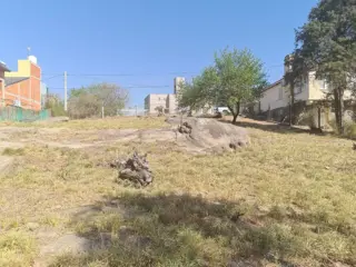 LOTE, villa carlos paz, 1048 m2, a 2 cuadras de la ruta 38,  barrio villa del lago,  MUY BUENA VISTA Y EXCELENTE ENTORNO, con todos los servicios y ES foto 5