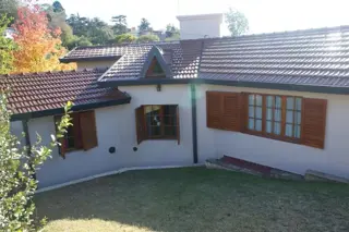 CASA CON PISCINA – PARQUE – QUINCHO – EQUIPAMIENTO FULL -  A 5 MINUTOS DEL CENTRO foto 4