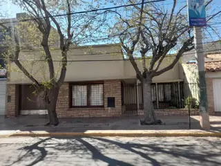 VENTA DE CASA + DEPARTAMENTO DORREGO GUAYMALLEN foto 1