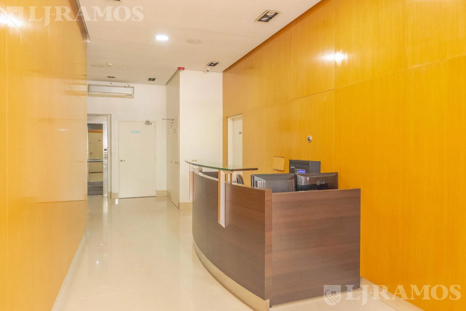 Edificio Comercial en Microcentro foto 3