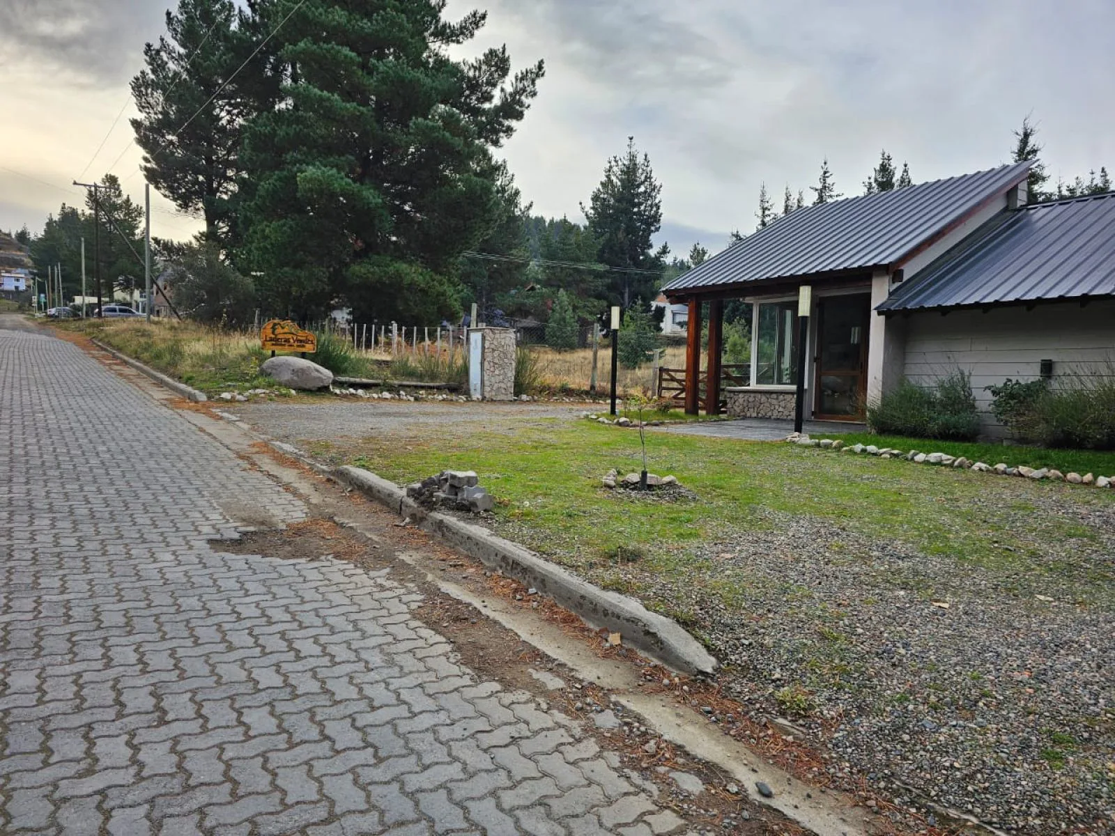 IMPORTANTE COMPLEJO DE CABAÑAS EN EL BARRIO VILLA AYELÉN DE ESQUEL CHUBUT foto 4