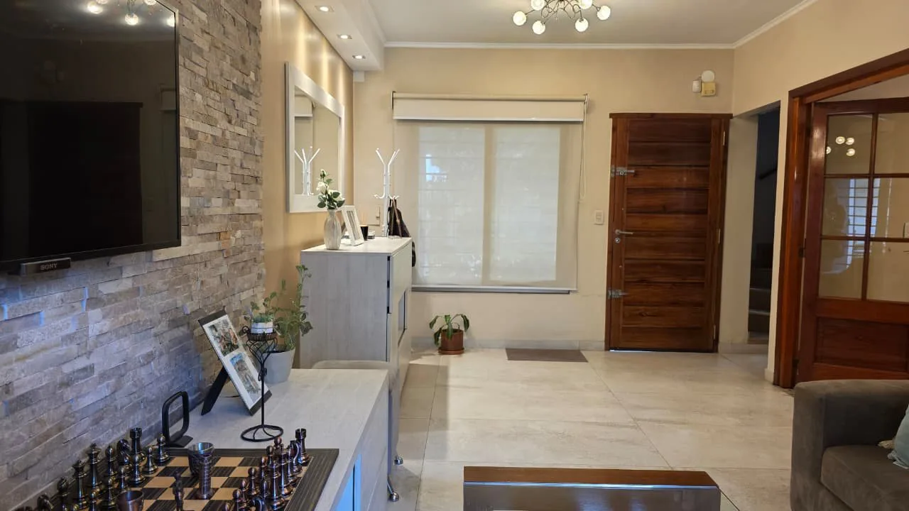 CASA 5 AMBIENTES ESTILO MINIMALISTA EN ITUZAINGÓ foto 3